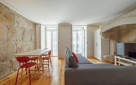 Cozy Almada By Hosty